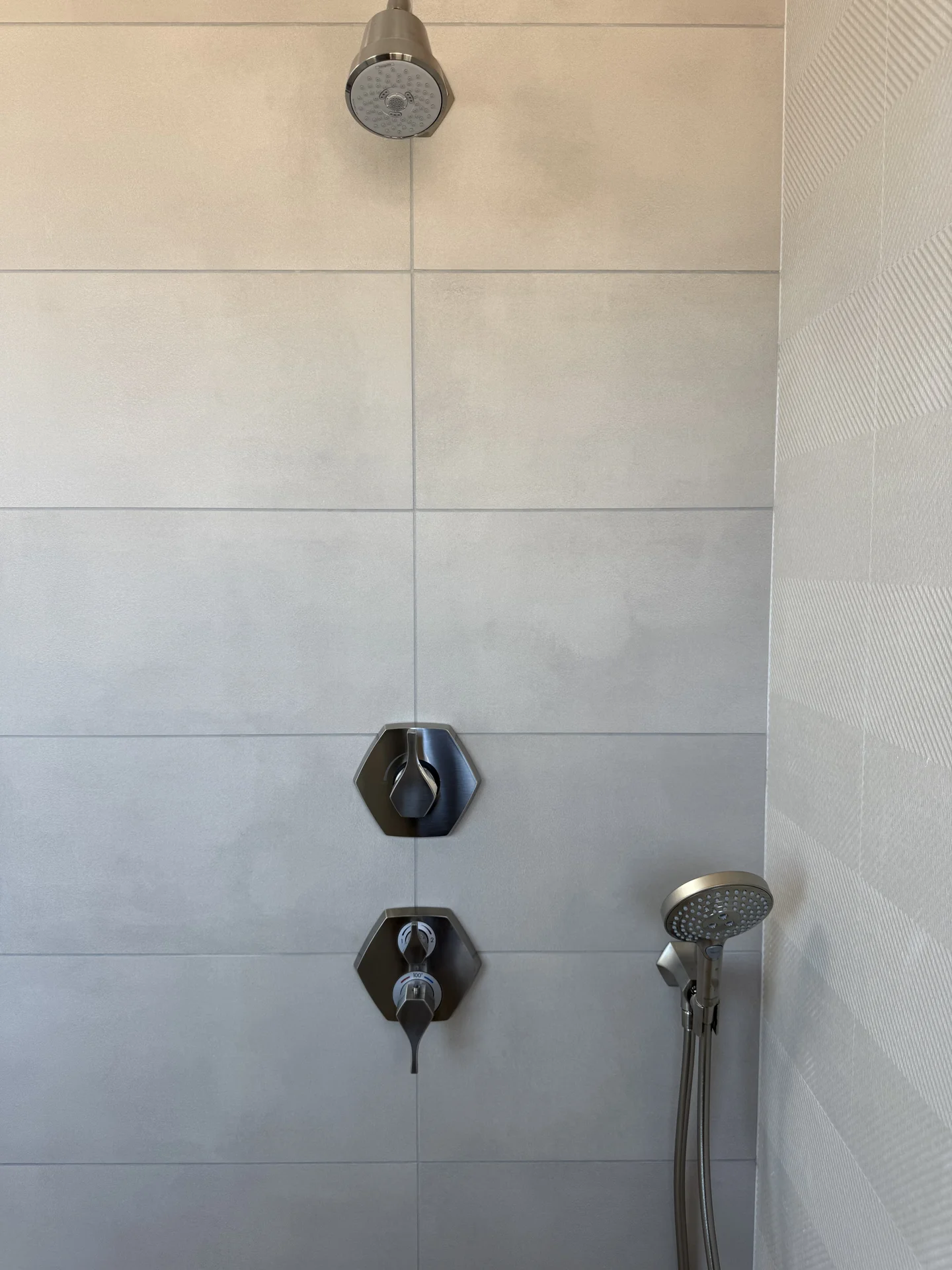 Modern bathroom with tropical garden view