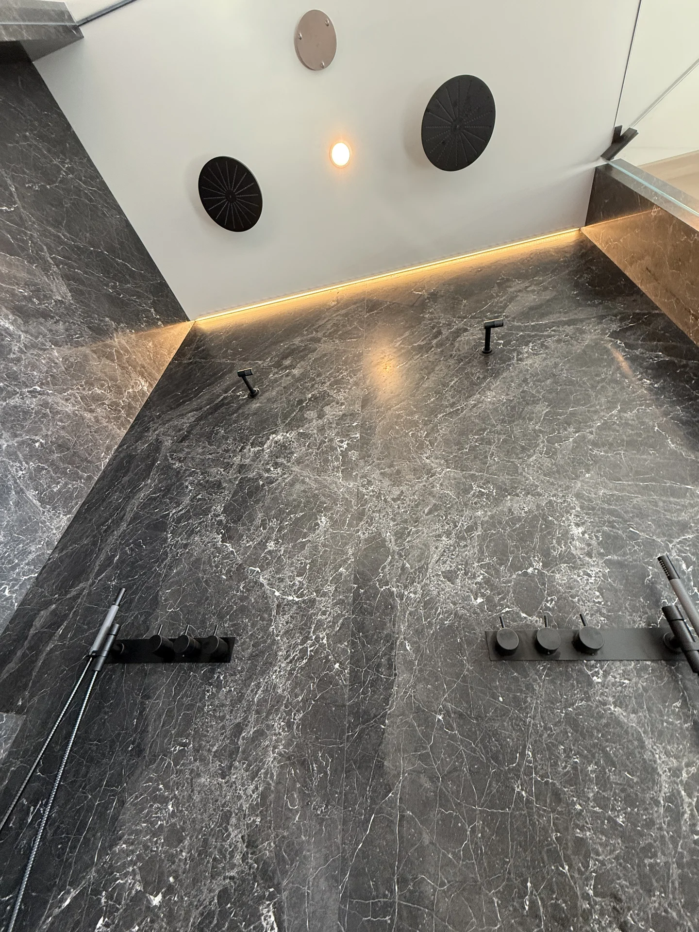 Elegant bathroom detail